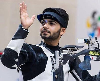 துப்பாக்கி சுடுதலில் மற்றொரு பதக்கம்? இறுதிப் போட்டியில் அர்ஜூன்!